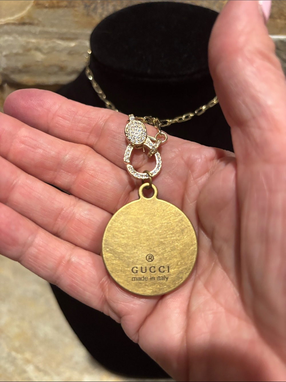 Gold plated Necklace with GG bee pendant - Picture 3 of 6